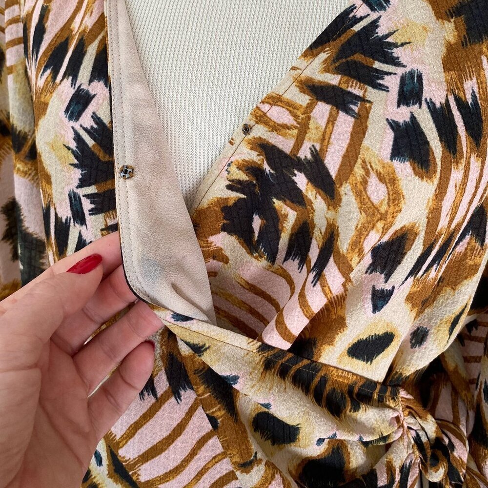 Rachel Zoe Tribal Print Long Sleeve Front Wrap Crop Top - Size Medium - Picture 4 of 8